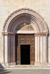 Il Portale ad arco ogivale - Chiesa di San Francesco - Cascia